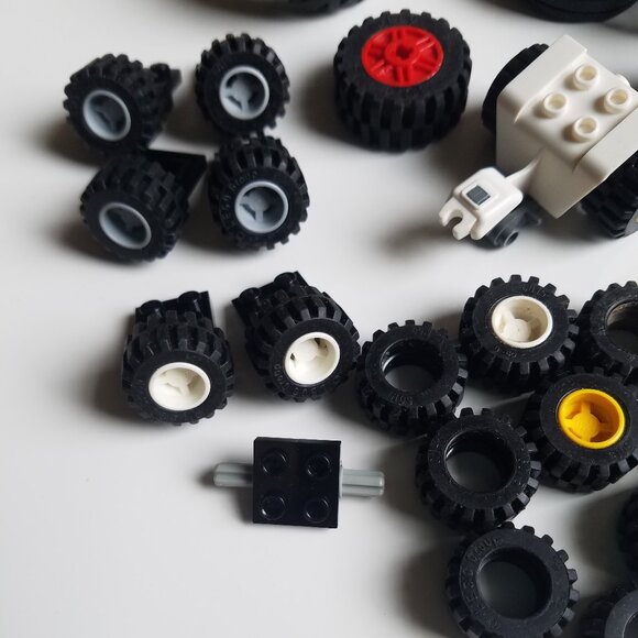 Lego Miscellaneous Tires - Picture 7 of 14